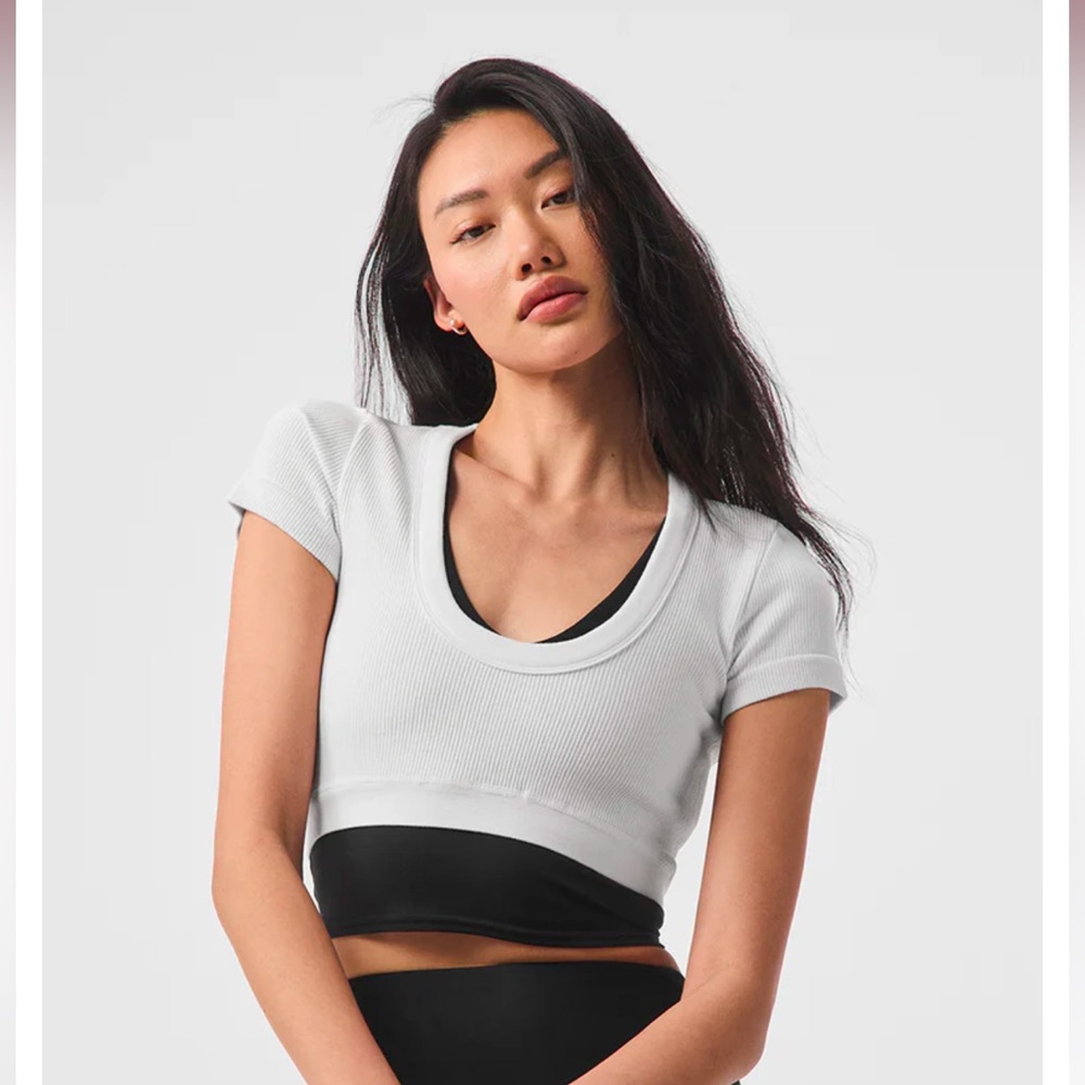 Alo Seamless Ribbed Cropped Serene Short Sleeve White Small